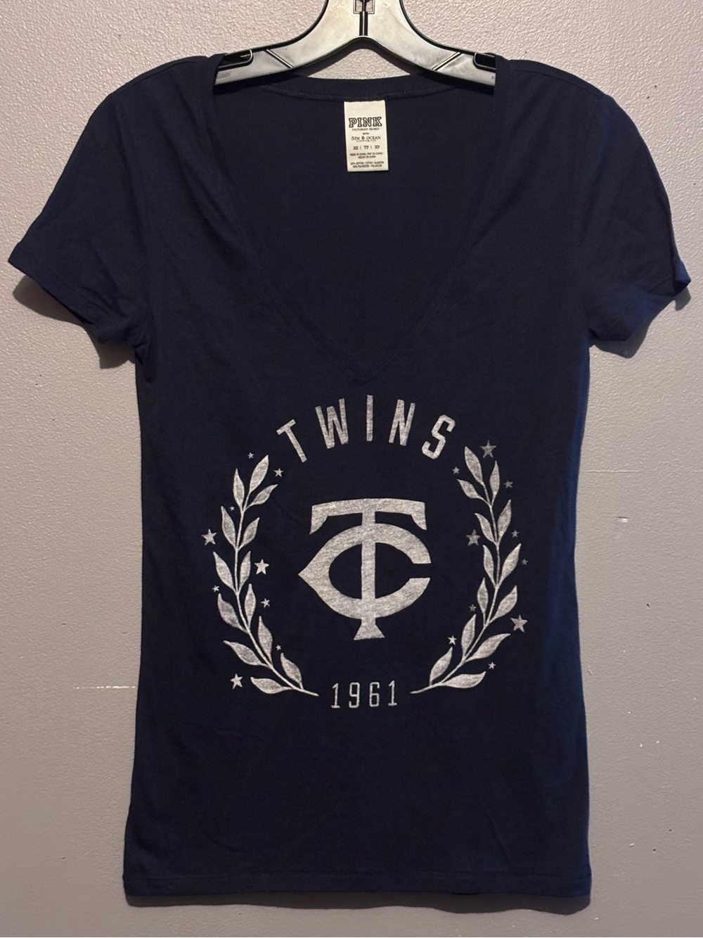 Victoria's Secret PINK Minnesota Twins Navy Blue Graphic V-neck T-shirt